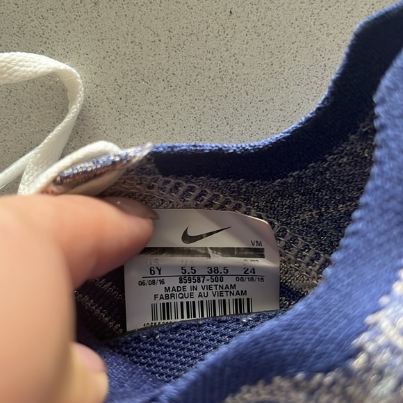 Nike Free RN Flyknit - Picture 4 of 4